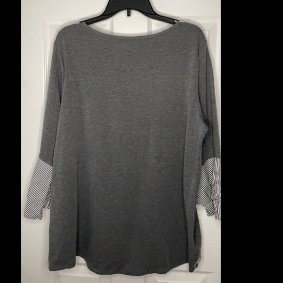 Solid grey blouse with striped sleeves - Picture 2 of 5